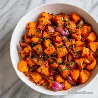 Po&ecirc;l&eacute;e de Patates Douces Saut&eacute;es aux Oignons et Thym en 30 Minutes